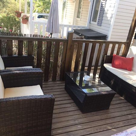 Mobilhome En Face Des Plages Hyères Екстериор снимка