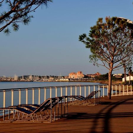 Mobilhome En Face Des Plages Hyères Екстериор снимка